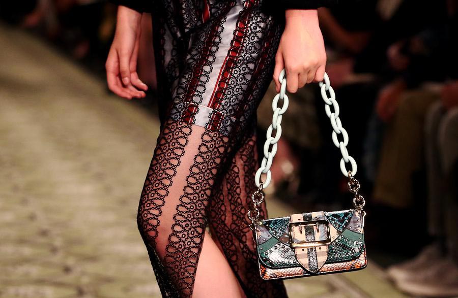 LFW: Star-studded Burberry Spring/Summer 2017