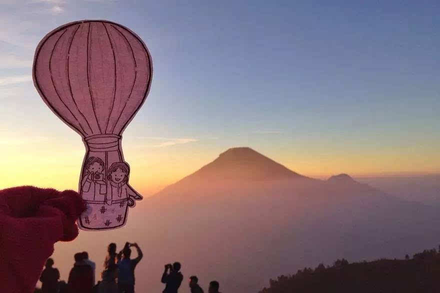 旅行時(shí)怎么秀恩愛更有新意？除了自拍還可以這么玩（組圖）