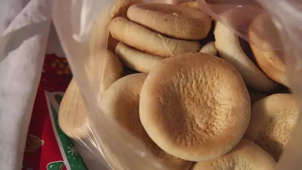 你的烤馕、野蜂蜜和土雞蛋到了?？瓷衬〈迦绾瓮孓D(zhuǎn)電商丨解碼中國