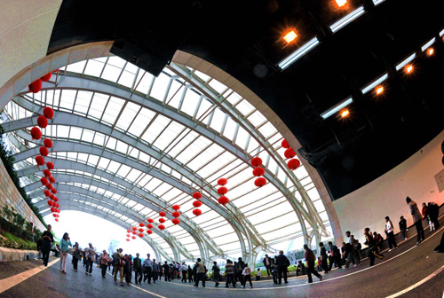 Chinese mainland's first undersea tunnel opens